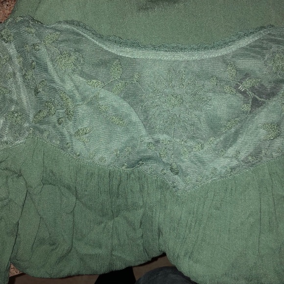 Pretty blouse - Picture 2 of 4